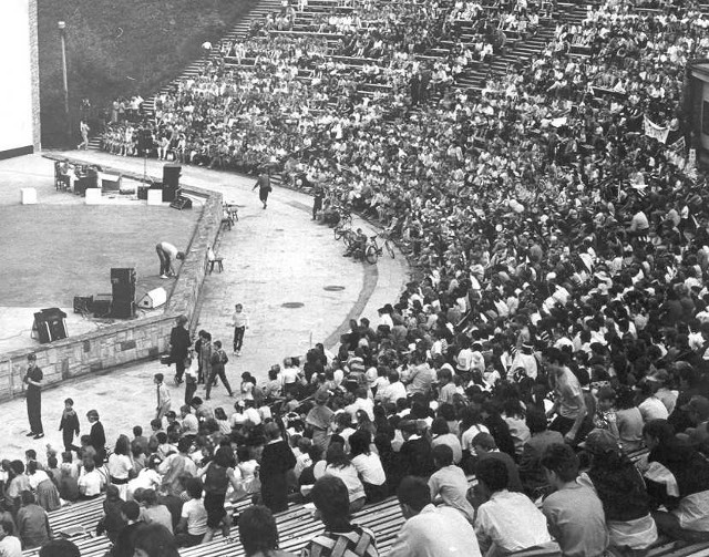 Od powstania Amfiteatru w roku 1980 każda z jego imprez plenerowych  cieszyła się wielką frekwencją. Tak jest do dziś.