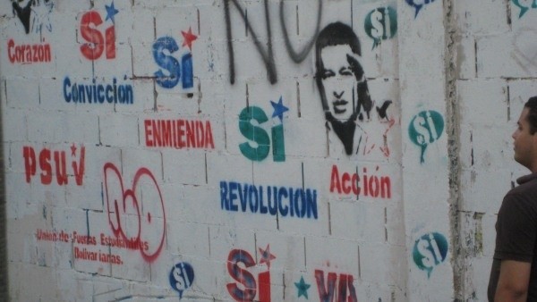 Propagandyści Chaveza zadbali, żeby każde miejsce przypominało Wenezuelczykom o trwającej "rewolucji&#8221;.