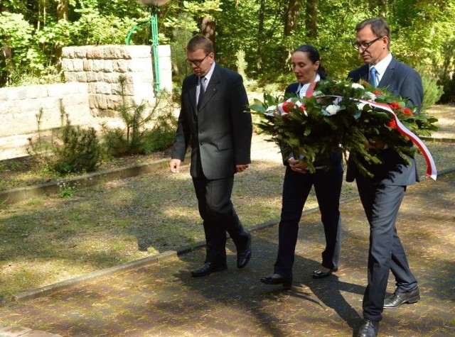 Prezes IPN dr Jarosław Szarek, który z wizytą przyjechał do Muzeum Piaśnickiego w Wejherowie