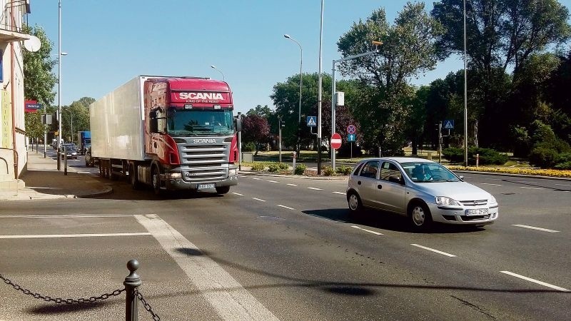 Mieszkańcy boją się najazdu ciężarówek