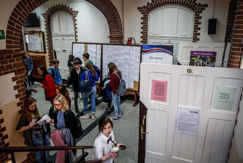 Nauczyciele domagają się podwyżek i od ministra edukacji, i...