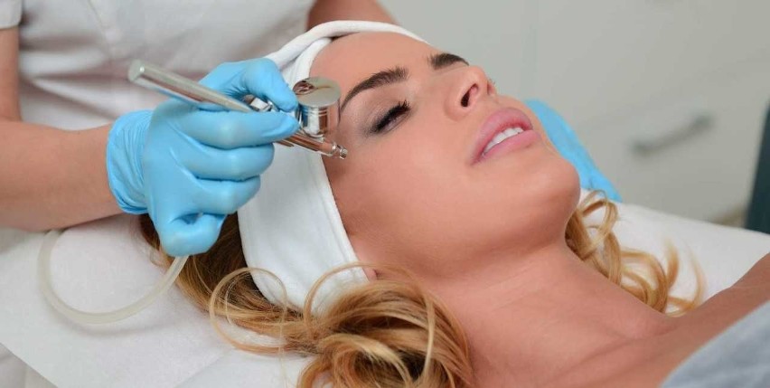 Infuzja tlenowa DermaOXY, czyli zabieg gwiazd w nowoczesnej klinice kosmetologii laserowej i estetycznej LaserClinic w Kielcach