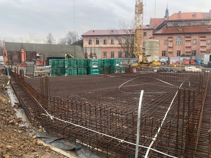 Staniątki. Przy 800-letnim Opactwie Benedyktynek rośnie wyjątkowe muzeum. Jednak nie brakuje kłopotów [ZDJĘCIA]  