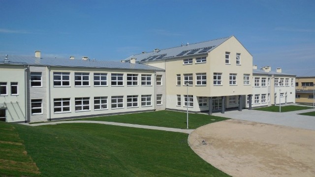 Ten budynek gimnazujm, użytkowany od września walczy o laury  w konkursie na szeblu krajowym.