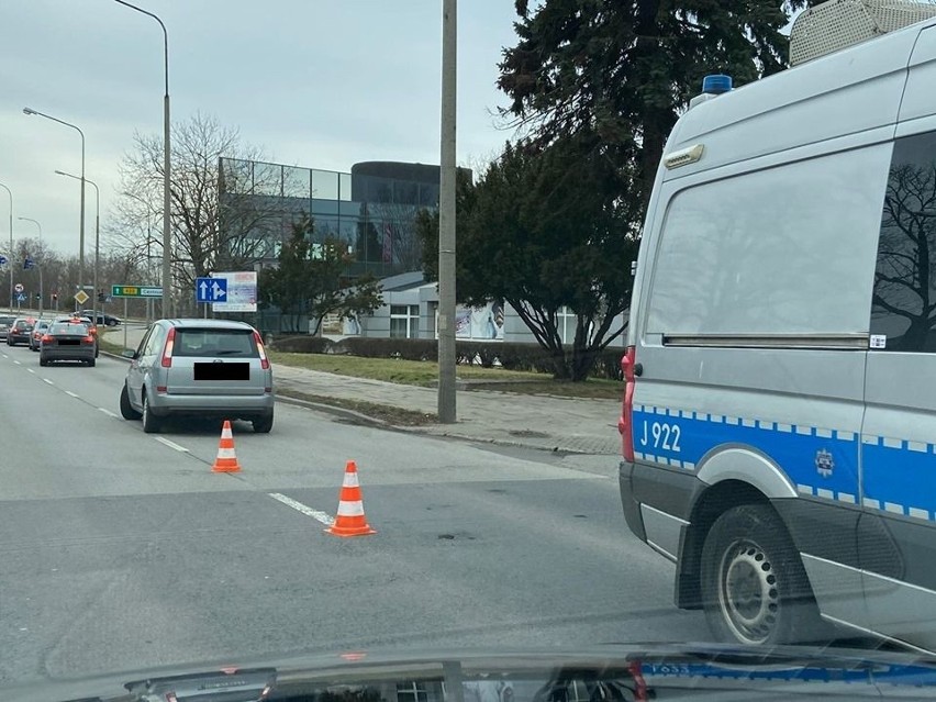 Wypadek na ul. Ozimskiej w Opolu. Kobieta w ciąży zabrana do szpitala