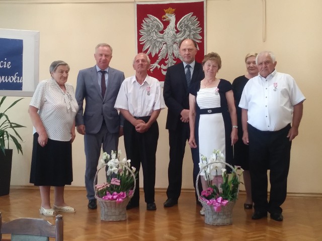 Jubilaci wraz z organizatorami spotkania w Urzędzie Gminy w Odrzywole.