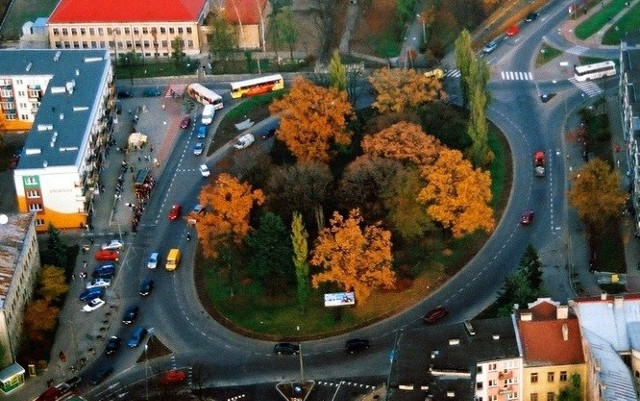 - Organizatorzy rankingu porównywali także  dochody i wydatki na osobę, pozyskane środki unijne, udział wydatków na organizacje pozarządowe, nakłady na gospodarkę mieszkaniową, czy też wydatki na promocję w wydatkach ogółem.