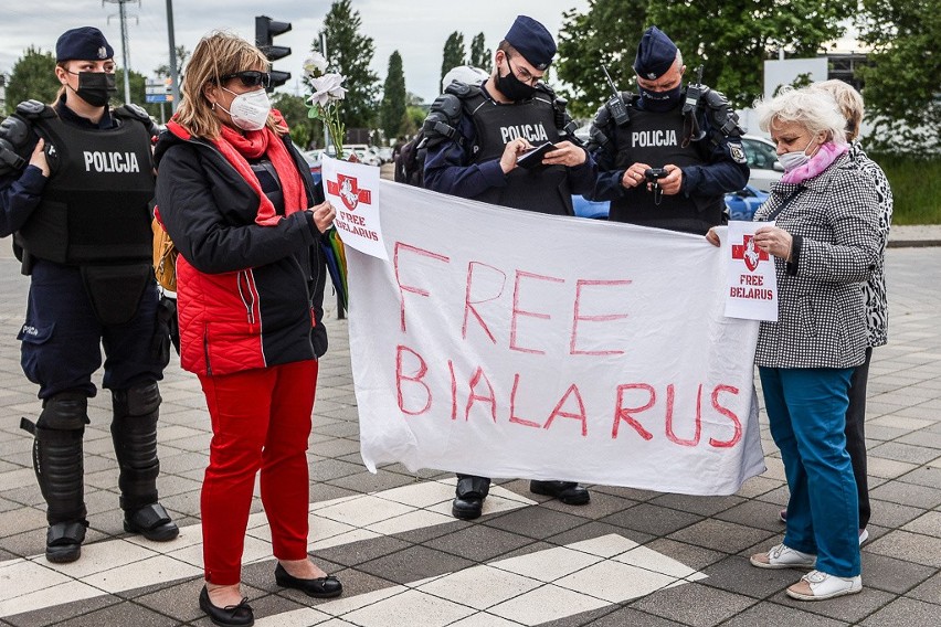 Demonstracja poparcia dla białoruskich opozycjonistów przed...