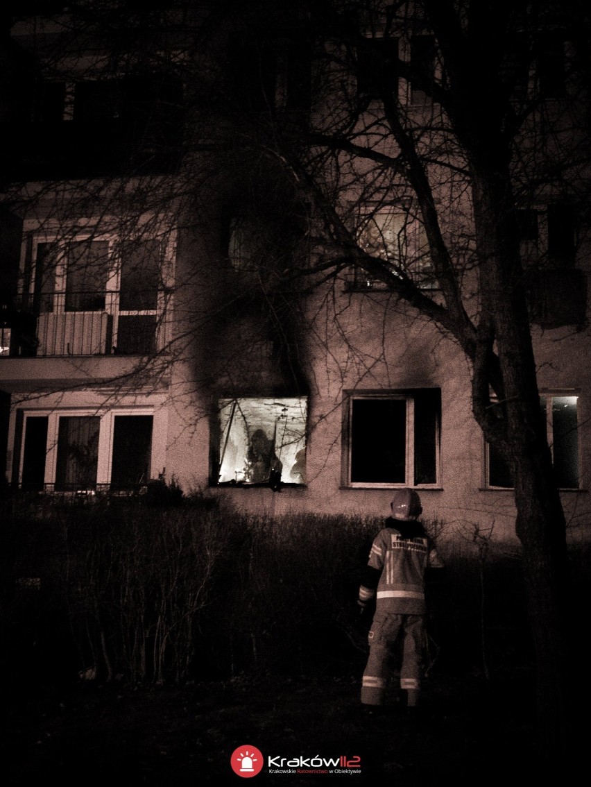Kraków. Pożar w bloku na osiedlu Na Stoku