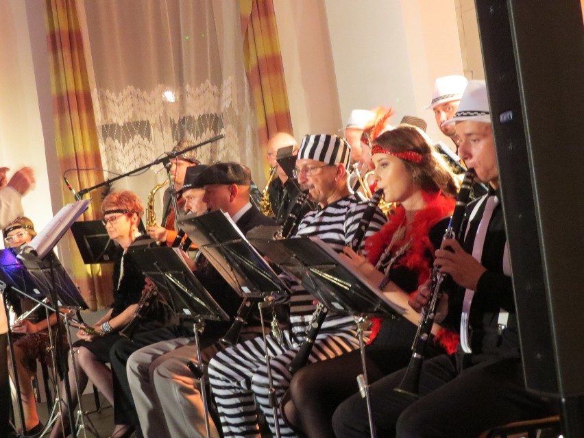 W Aleksandrowie Kujawskim zagrała miejscowa Orkiestra OSP. Zaskoczyła nie tylko muzyką