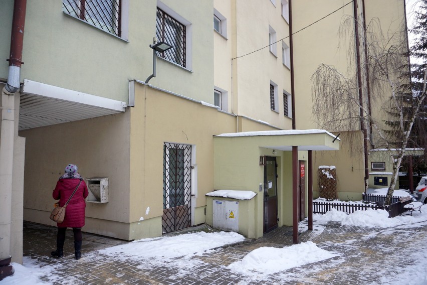 Konflikt o wejście do punktu szczepień w Lublinie. Mieszkańcy bloku nie chcą dzielić go z pacjentami przychodni