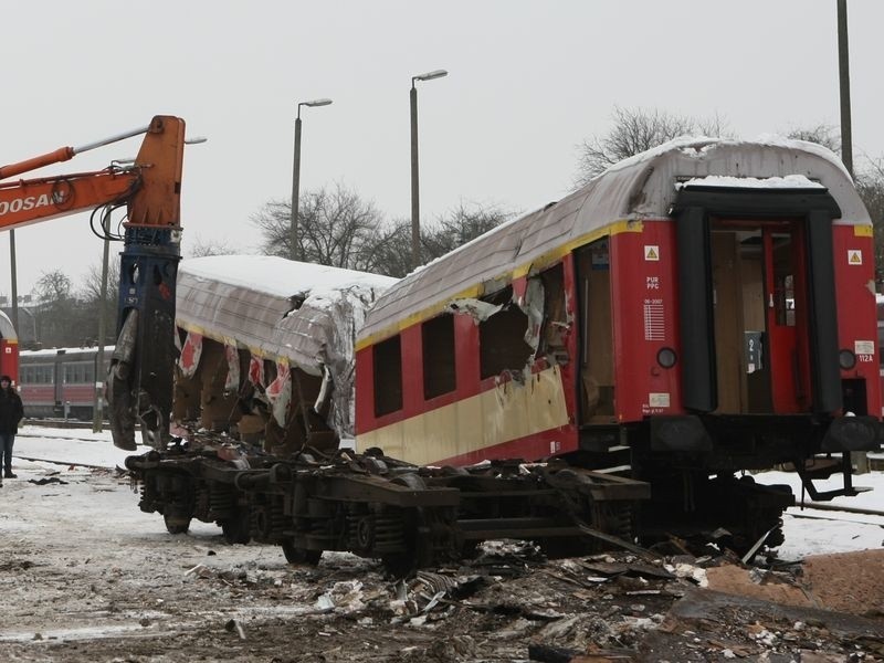 W Słupsku tną tabor kolejowy na żyletki