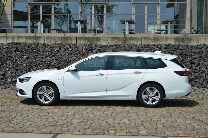 Opel Insignia Sports Tourer...