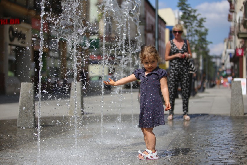 Sosnowiec, ulica Modrzejowska. Nowa fontanna