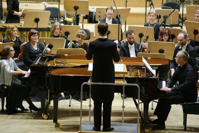 Duet La Valse 89 i Orkiestra Filharmonii Poznańskiej pod batutą Jakuba Chrenowicza