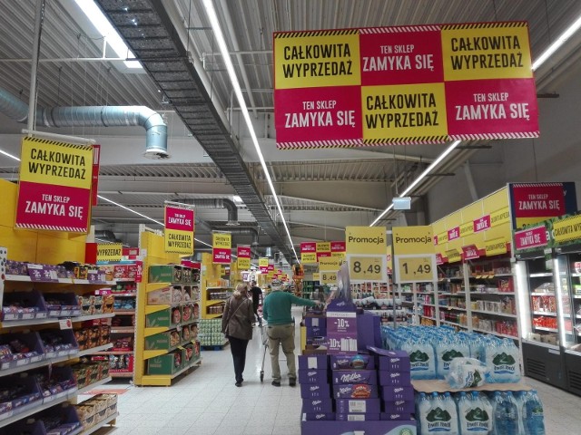 Likwidacja sklepów Tesco.