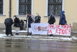 Kraków. Protestowali przed kurią przeciwko zaostrzeniu prawa aborcyjnego [ZDJĘCIA]