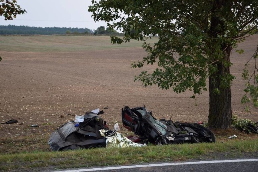 Młody mieszkaniec Debrzna, pasażer sportowego samochodu...