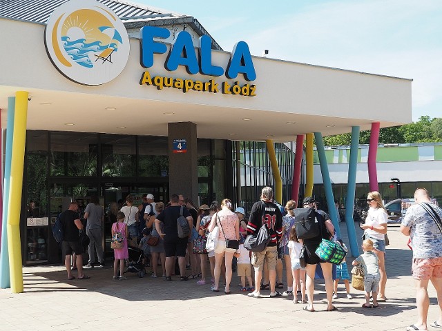 W Aquaparku Fala padł w tym tygodniu rekord frekwencji. Chętnych do kąpieli w aquaparku nie brakuje, ale serwis sprzątający nie zawsze nadąża.CZYTAJ DALEJ>>>.