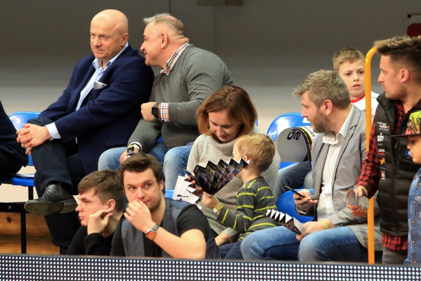 Puchar EHF. Azotom Puławy w hali Globus dopingował m.in. wiceminister sportu, Jarosław Stawiarski (ZDJĘCIA)