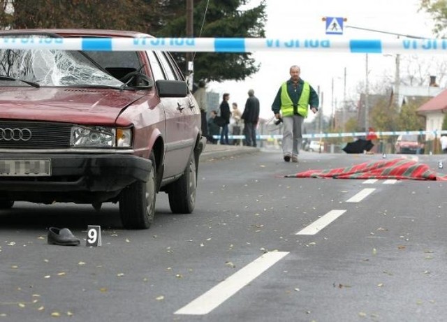 Pieszy potrącony przez samochód jadący 50 km/h ma niewielkie szanse na przeżycie
