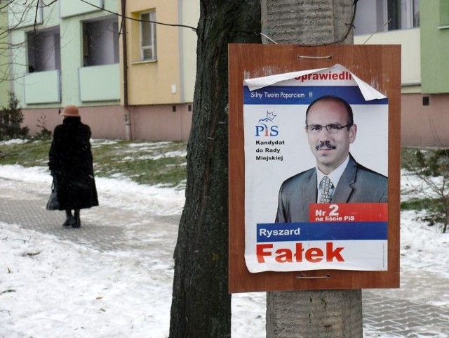 W niektórych punktach Radomia można spotkać plakaty między innymi wiceprezydenta Ryszarda Fałka, który kandydował do Rady Miejskiej. Ten wisi na latarni przy ulicy Kusocińskiego.