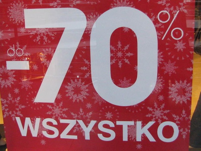 Sklepy kuszą obniżkami