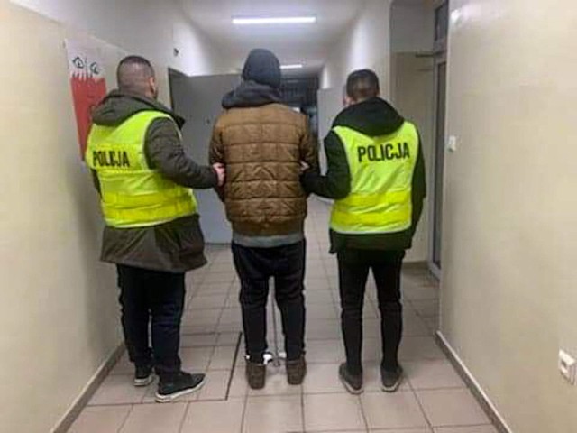 Policjanci z białostockiej „czwórki” zatrzymali 23-latka podejrzewanego o znieważenie miejsca przeznaczonego do obrzędów religijnych