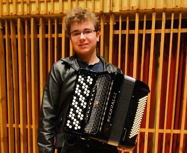Bartosz Kołsut, uczeń Zespołu Szkół Muzycznych w Radomiu, jeden z najlepszych akordeonistów w Polsce w swojej kategorii wiekowej, został finalistą telewizyjnego show "Młody Muzyk Roku 2014&#8221;.