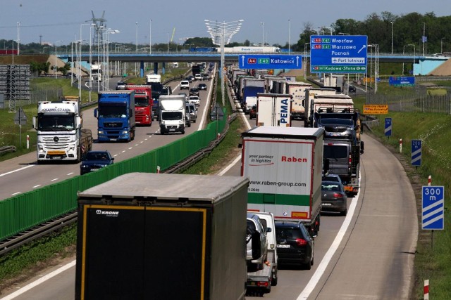 Wypadek i korek na autostradzie A4 pod Wrocławiem, zdjęcie ilustracyjne