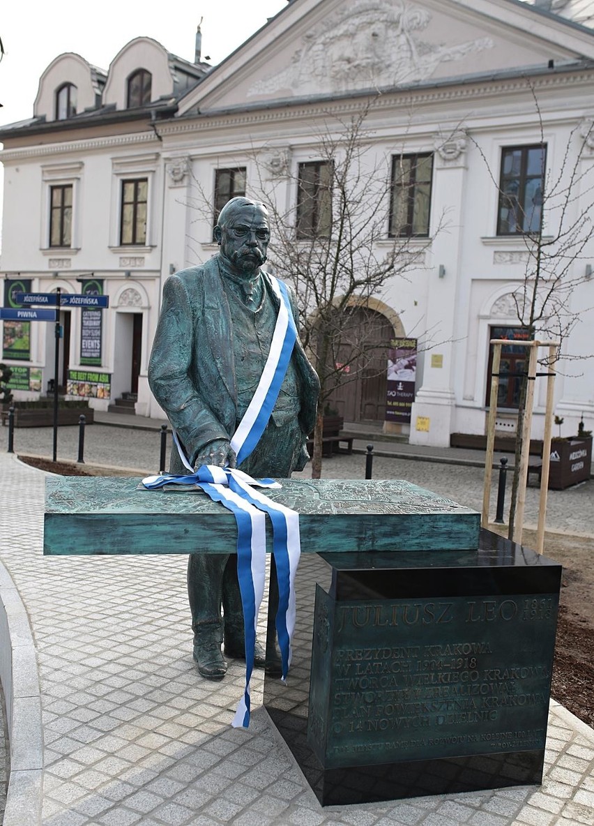 Wielki prezydent Juliusz Leo wreszcie ma pomnik