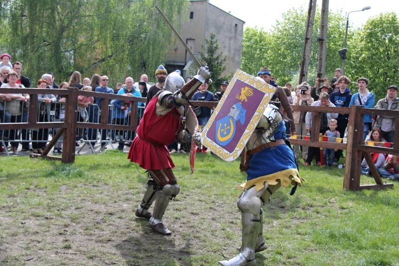 Turniej rycerski na zamku w Będzinie zawsze gromadzi liczną...