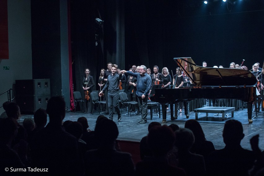 Z orkiestrą Camerata Stargard zagrał stargardzki pianista Daniel Ziomko [ZDJĘCIA]