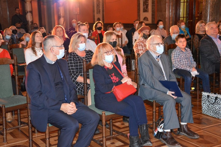 W Wojewódzkim Domu Kultury w Kielcach poznaliśmy laureatów konkursu, dla których inspiracją było nauczanie świętego Jana Pawła II [ZDJĘCIA] 