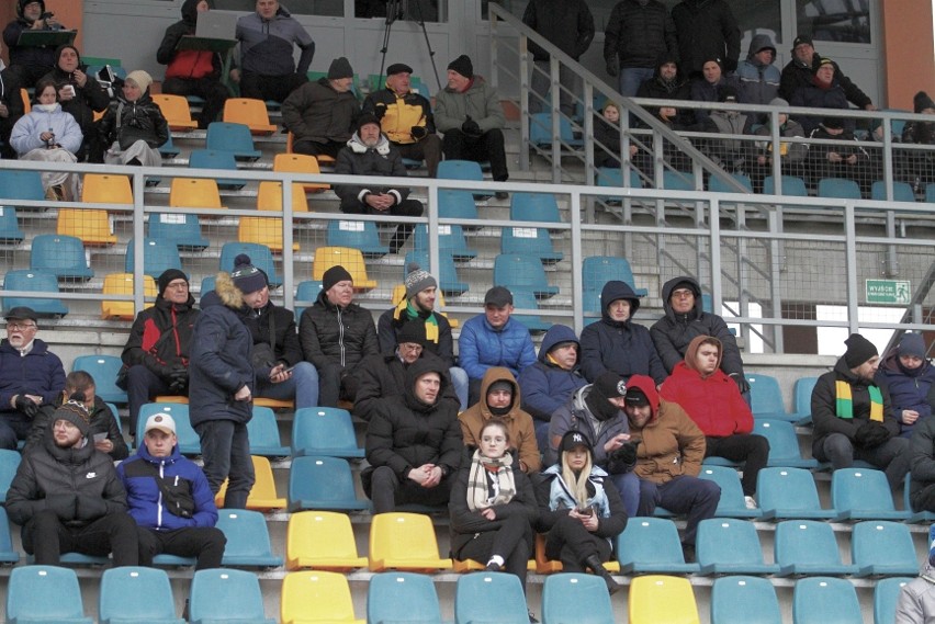 Sobotni mecz w Tarnobrzegu obejrzało z trybun około 650 osób