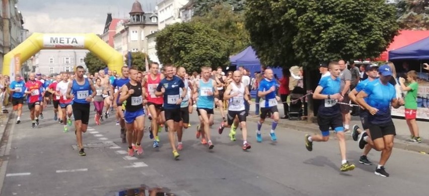 Ponad 200 zawodników uczestniczyło w Biegu Przyjaźni i Biegu Służb Mundurowych w Głuchołazach [ZDJĘCIA]