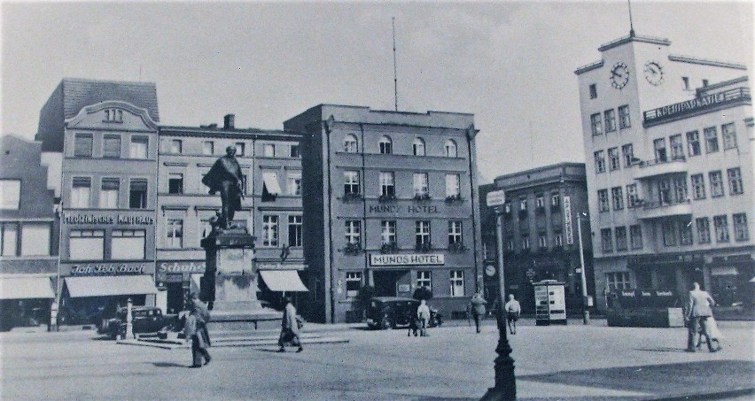 Stary Rynek w Słupsku w okresie międzywojennym, gdzie w...