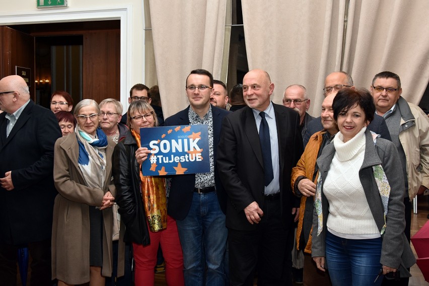 Bogusław Sonik spotkał się z mieszkańcami powiatu. Gorliczanie bardzo ciepło przyjęli kandydata w zbliżających się eurowyborach [ZDJĘCIA]
