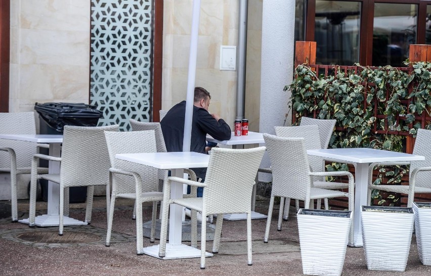 Posiłek w restauracji teraz tylko z konieczności? delegacja,...