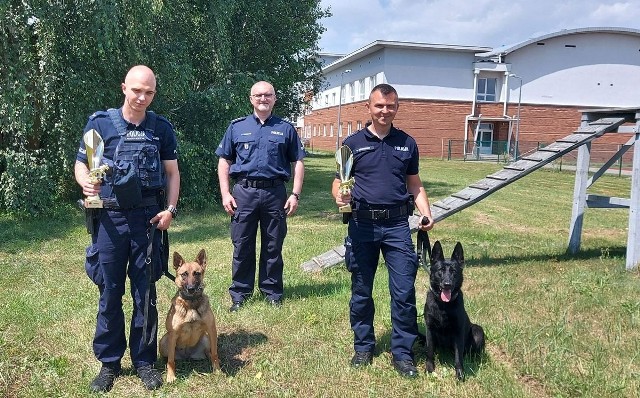 Policjant z Sieradza z psem Ramą najlepsi w województwie łódzkim