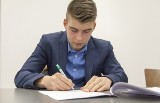 Działacze Lechii Gdańsk podpisali kontrakt z 17-latkiem. Jego cel - występy w ekstraklasie