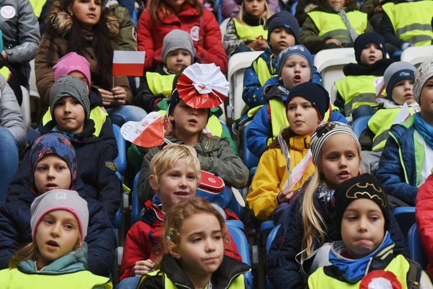 W piątek o godz. 11.11 stadion przy Bułgarskiej rozbrzmiał...