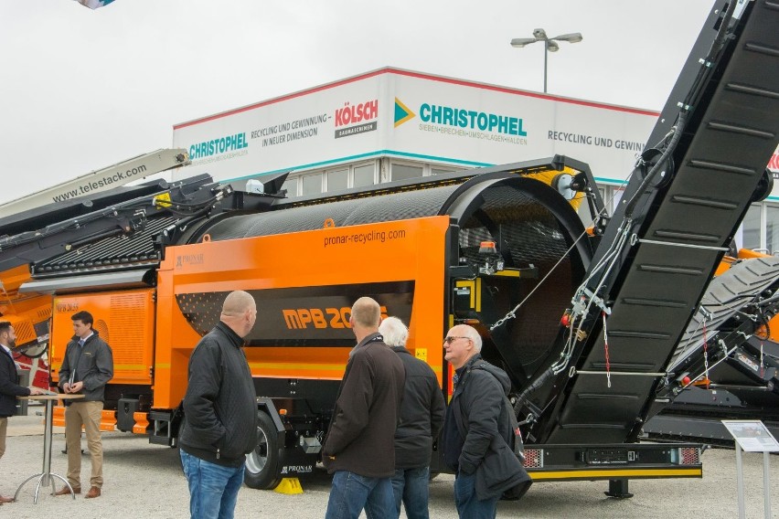 Pronar wspólnie z niemieckimi dilerami zaprezentował się na targach Bauma w Monachium. Co pokazał? (zdjęcia)