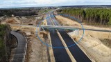 Budowa opolskiego odcinka drogi S11. Od 15 maja otwarty dla kierowców jest duży wiadukt na budowanej obwodnicy Olesna