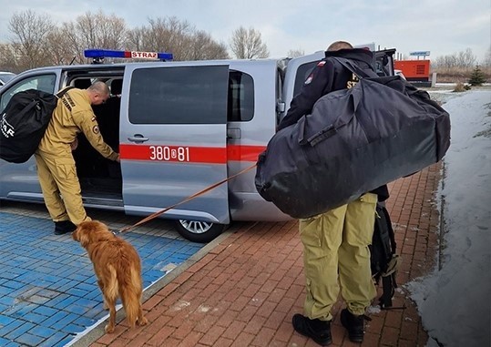 W rejon katastrofy jadą strażacy z ciężkiej grupy...