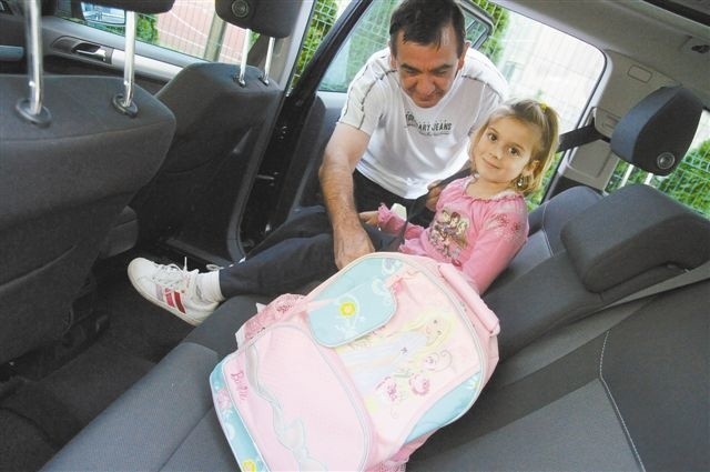 Najmłodsi podczas jazdy powinni być przewożeni w fotelikach. (fot. Daniel Polak)