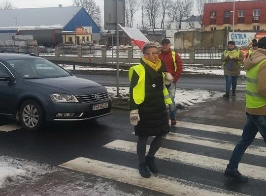 AGRO powstanie 2019 w Świętokrzyskiem. We wtorek rolnicy blokowali ważne skrzyżowanie dróg krajowych 9 i 79