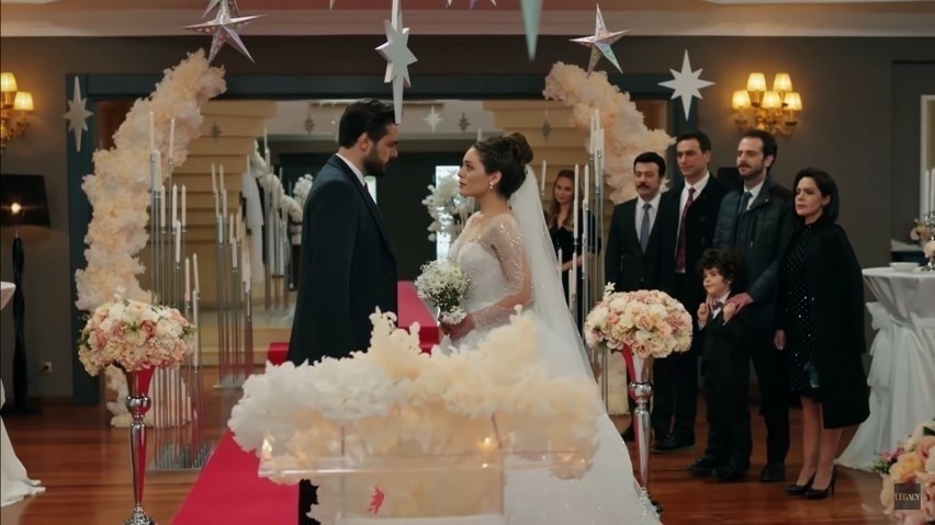 Ślub Seher i Yamana w serialu Dziedzictwo.