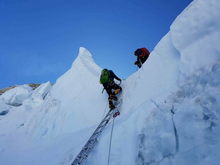 Szczepan Brzeski z Bochni zdobył Everest, a Sylwia Bajek -...