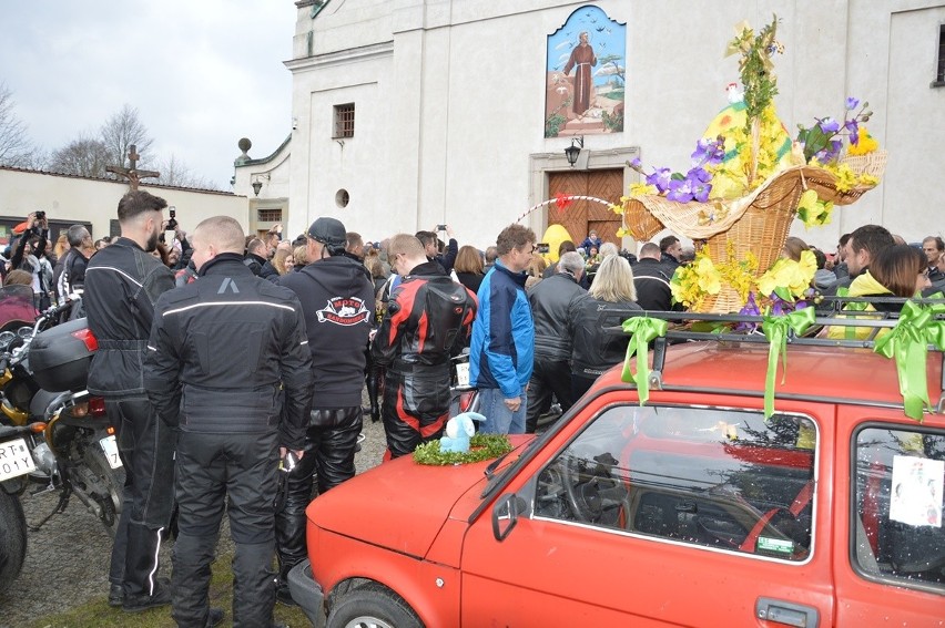 Motoświęconka w stalowowolskim klasztorze z udziałem kilkuset motocyklistów
